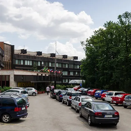 Hotel Myslivna 3*